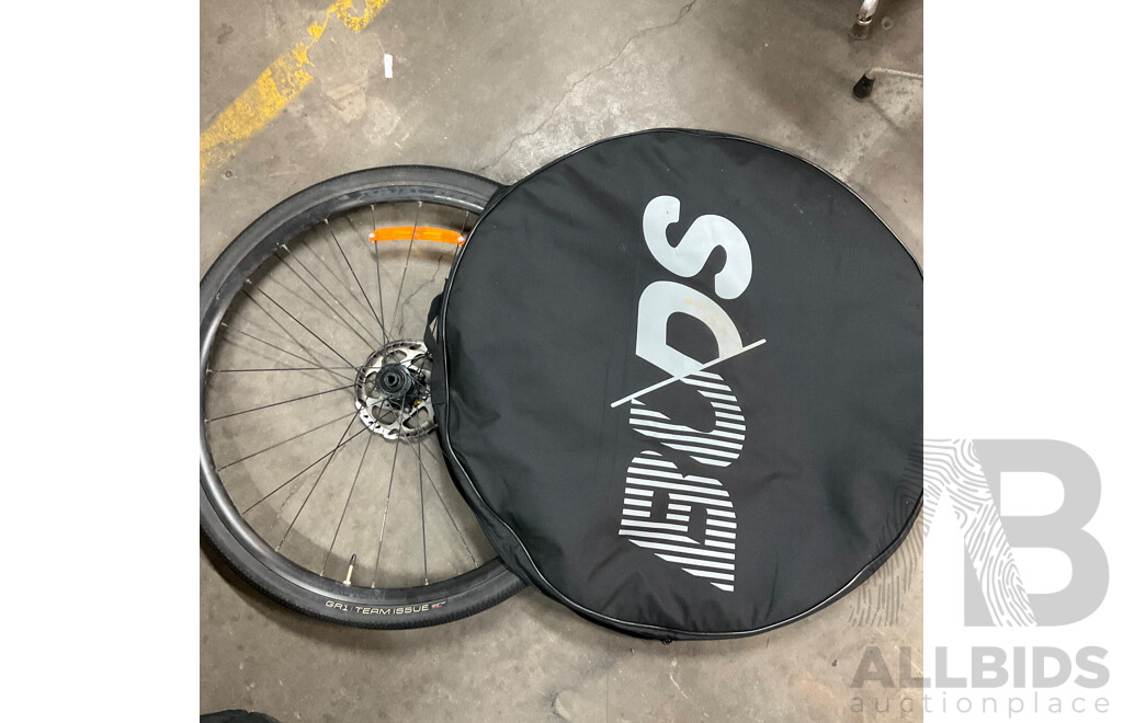 TREK Road Bike with Traveling Bag