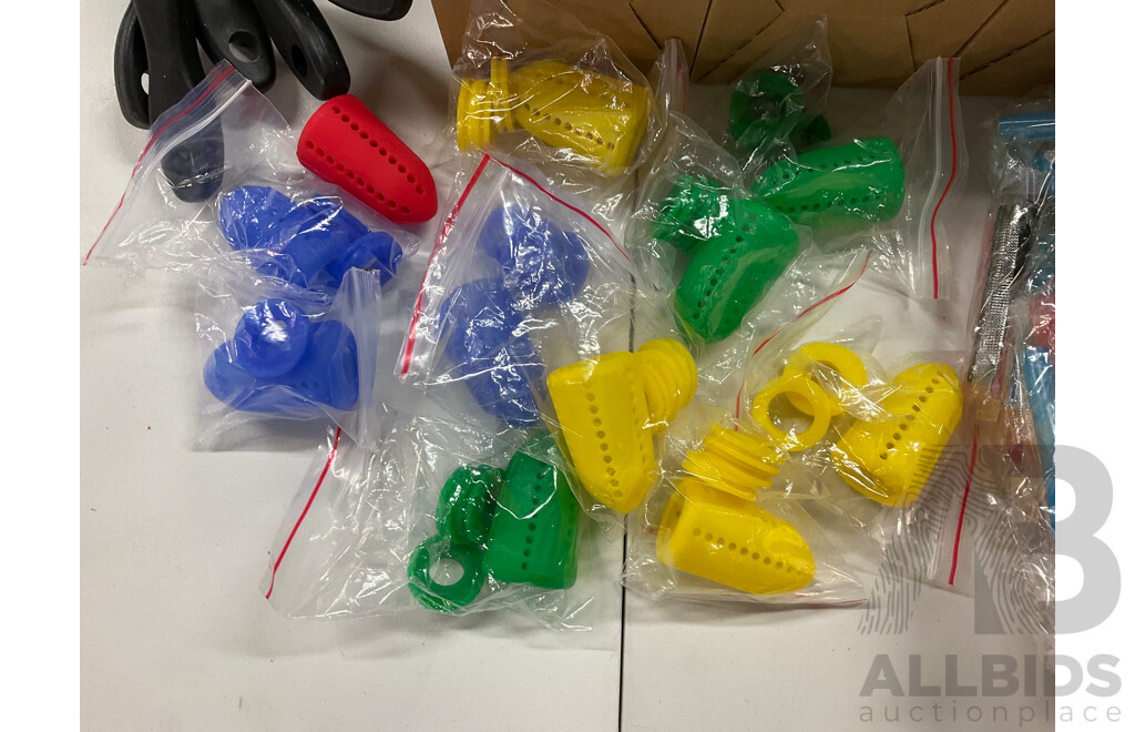 Shisha Hookah  with Accessories Including Ceramic Bowl (x30), Brushes (x14), Disposable Mouoth Tips, Silencer, Foil Pokers