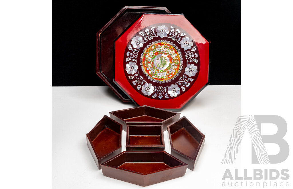Vintage Korean Najeon Chilgi Octagonal Lacquer Box with Mother of Pearl Inlay