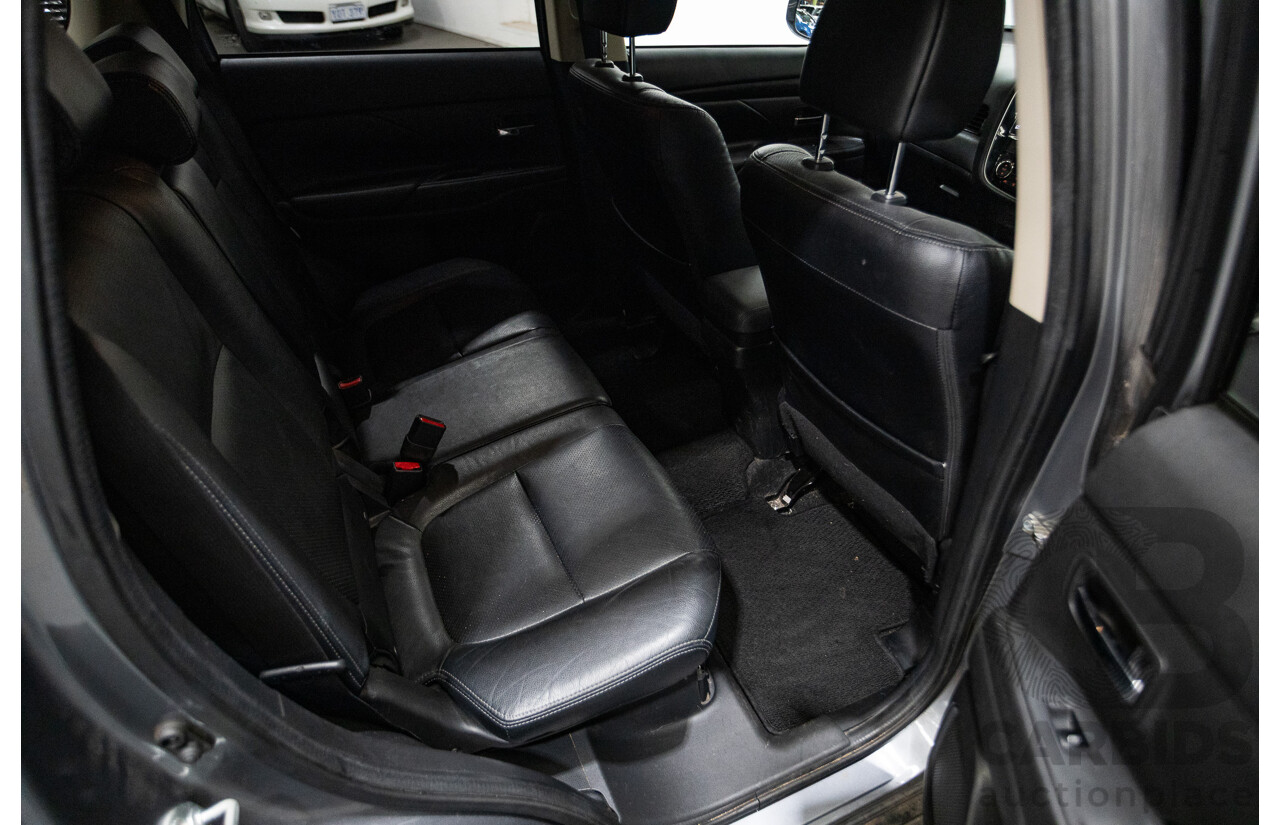 08/2017 Mitsubishi Outlander EXCEED (AWD) ZK MY18 4D Wagon Titanium Grey Turbo Diesel 2.3L - 7 seats