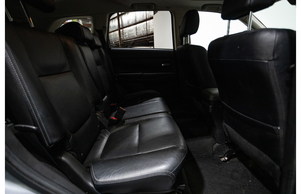 08/2017 Mitsubishi Outlander EXCEED (AWD) ZK MY18 4D Wagon Titanium Grey Turbo Diesel 2.3L - 7 seats