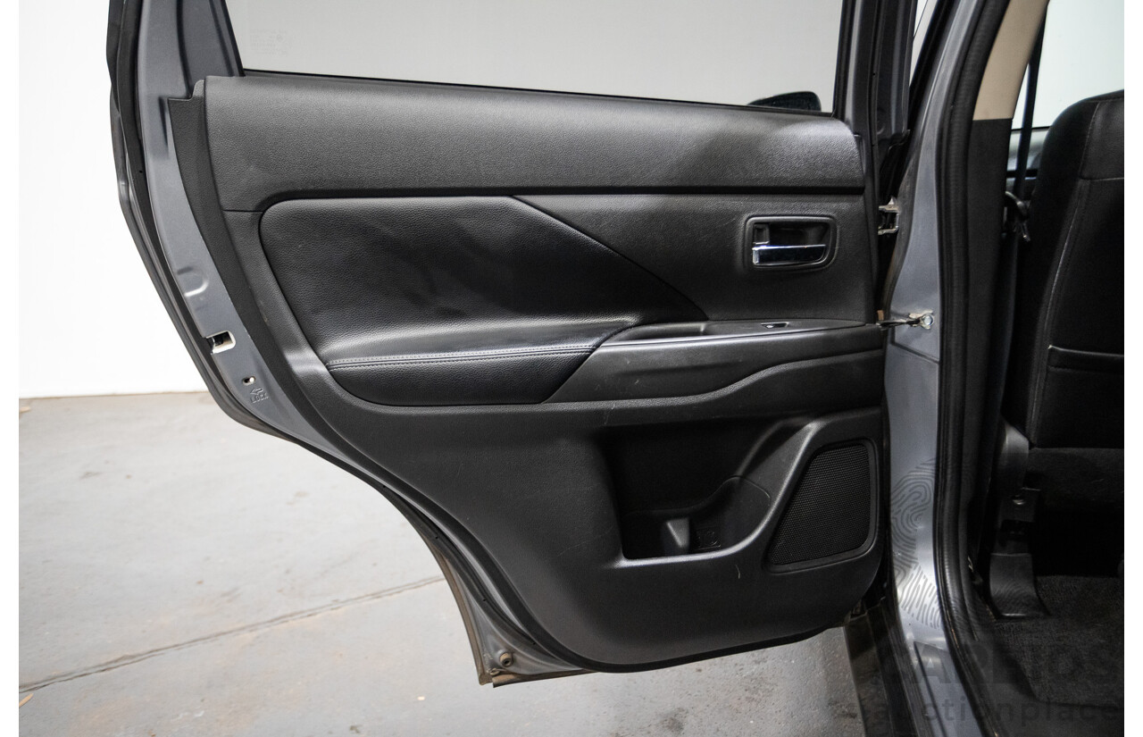 08/2017 Mitsubishi Outlander EXCEED (AWD) ZK MY18 4D Wagon Titanium Grey Turbo Diesel 2.3L - 7 seats