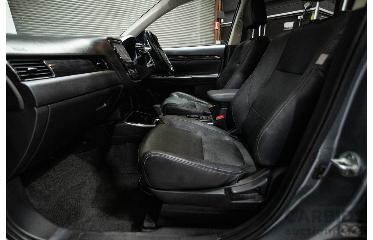 08/2017 Mitsubishi Outlander EXCEED (AWD) ZK MY18 4D Wagon Titanium Grey Turbo Diesel 2.3L - 7 seats