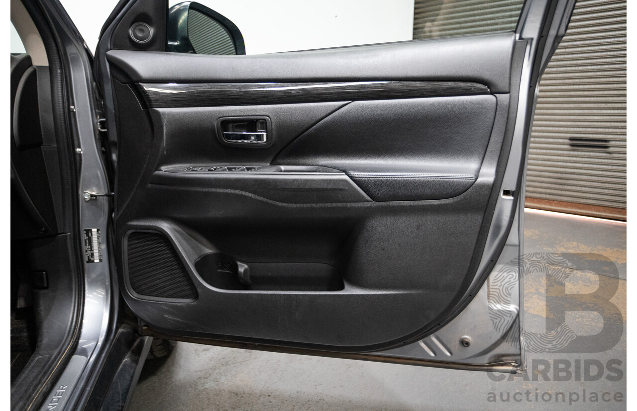 08/2017 Mitsubishi Outlander EXCEED (AWD) ZK MY18 4D Wagon Titanium Grey Turbo Diesel 2.3L - 7 seats