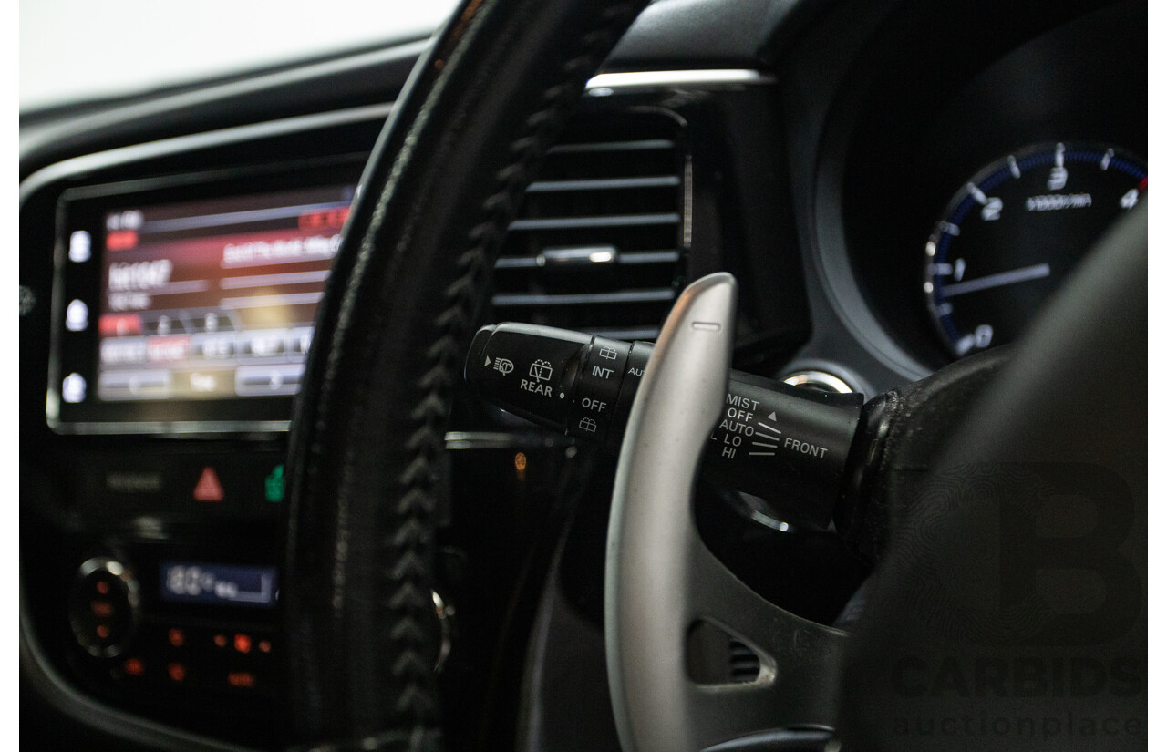 08/2017 Mitsubishi Outlander EXCEED (AWD) ZK MY18 4D Wagon Titanium Grey Turbo Diesel 2.3L - 7 seats