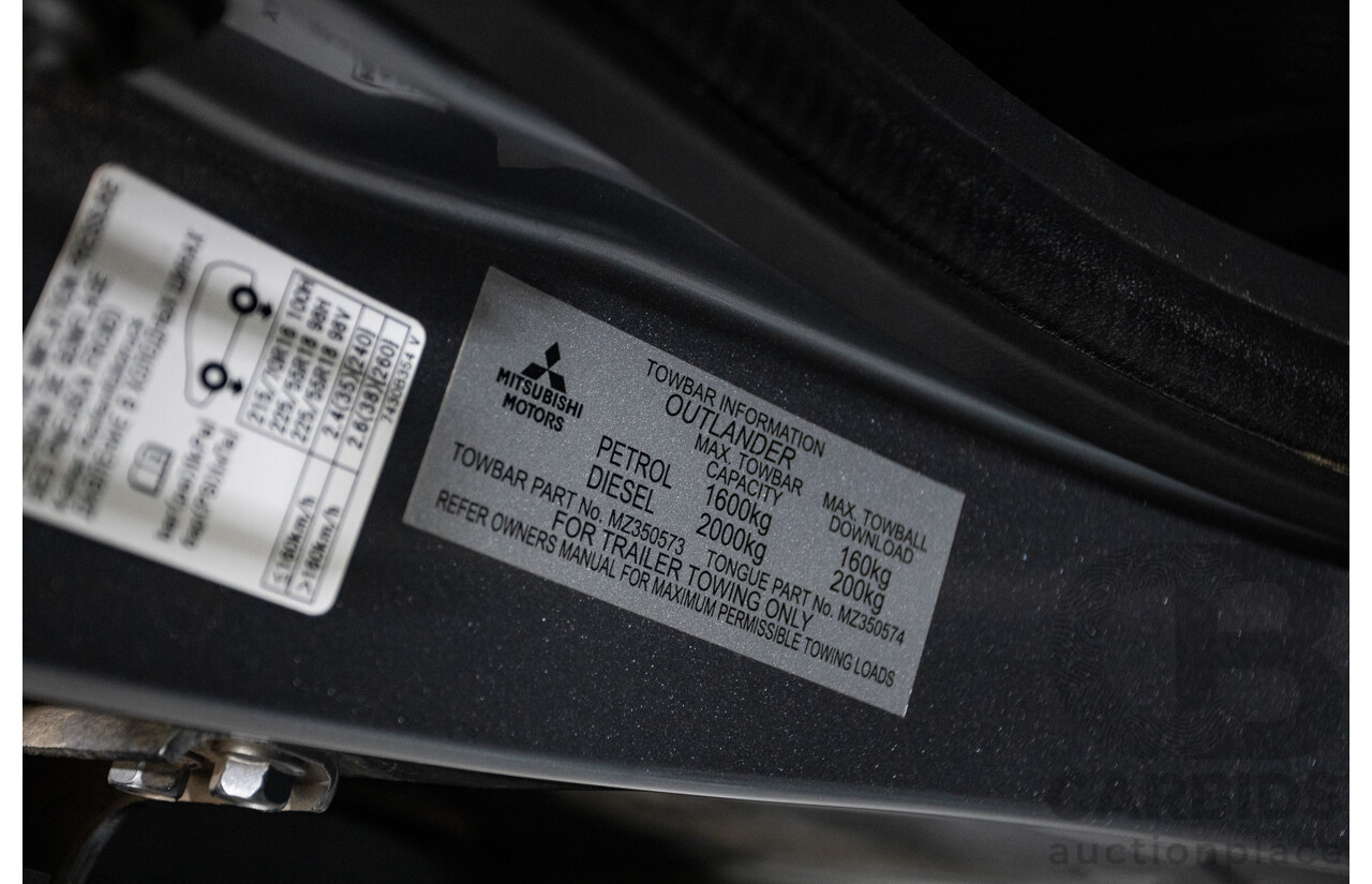 08/2017 Mitsubishi Outlander EXCEED (AWD) ZK MY18 4D Wagon Titanium Grey Turbo Diesel 2.3L - 7 seats