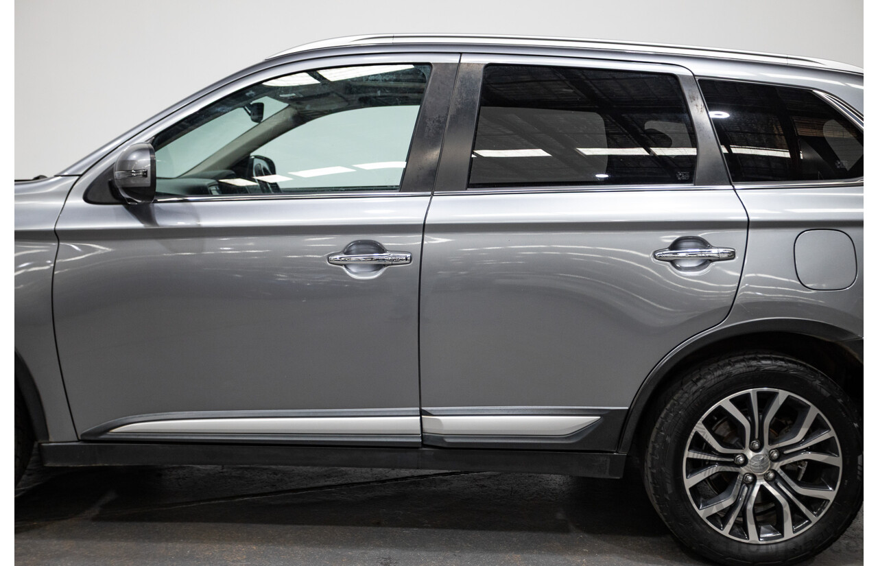 08/2017 Mitsubishi Outlander EXCEED (AWD) ZK MY18 4D Wagon Titanium Grey Turbo Diesel 2.3L - 7 seats
