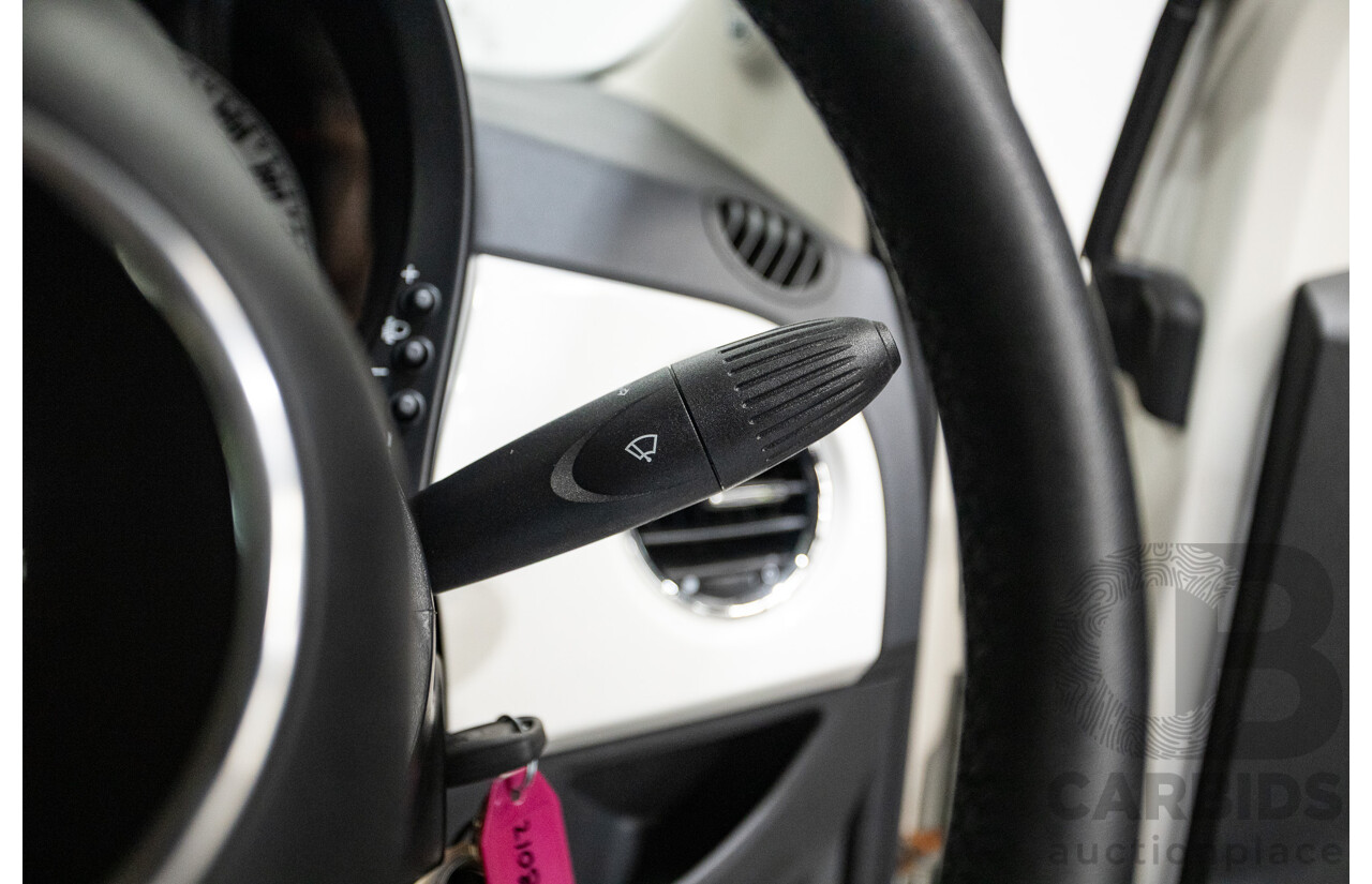 3/2013 Fiat 500 TWIN AIR Lounge  2d Convertible White 0.9L