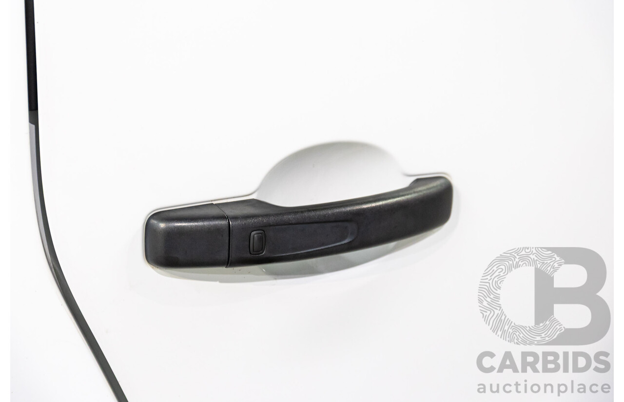 07/2019 Renault Trafic LWB (85kW FWD) X82 4D Van Glacier White Turbo Diesel 1.6L