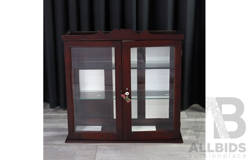 Queen Anne Style Mahogany Counter Top Display Cabinet