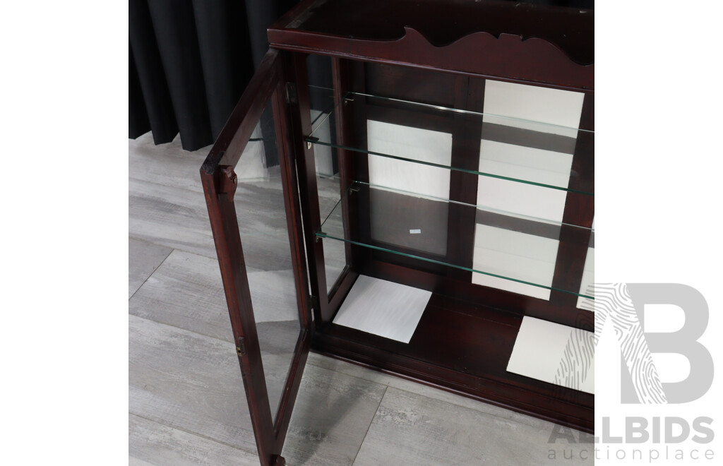 Queen Anne Style Mahogany Counter Top Display Cabinet