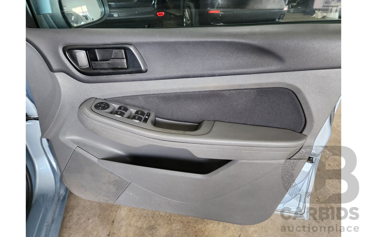 9/2010 Ford Focus LX LV 5d Hatchback Blue 2.0L