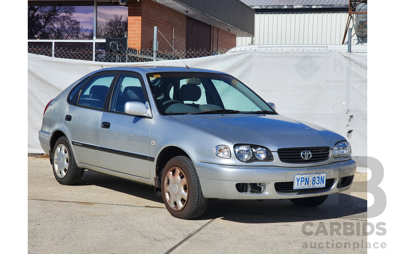 3/2000 Toyota Corolla Ascent SECA AE112R 5d Liftback Silver 1.8L