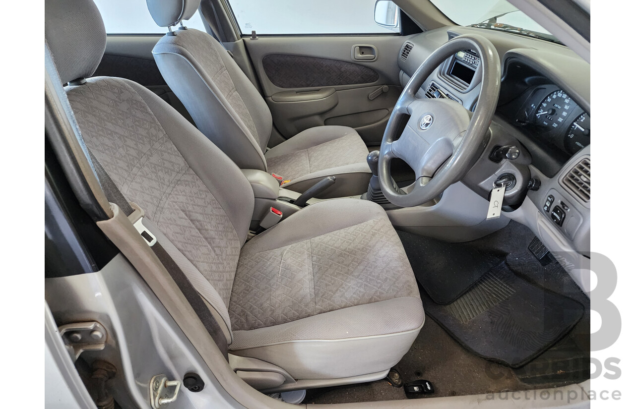 3/2000 Toyota Corolla Ascent SECA AE112R 5d Liftback Silver 1.8L