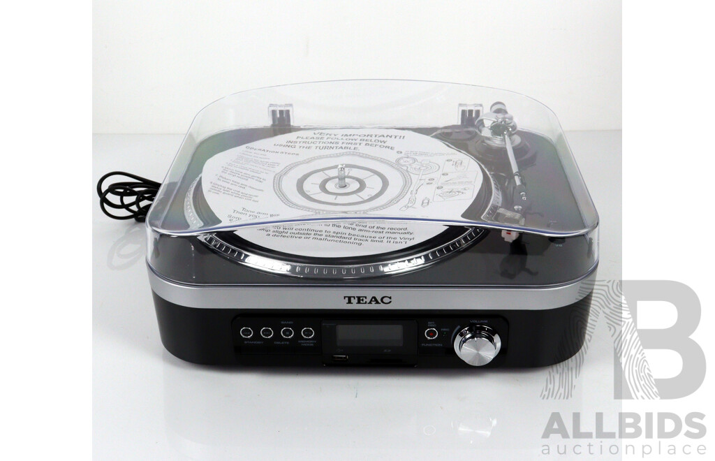 TEAC USB Turntable LPU190, in Original Box