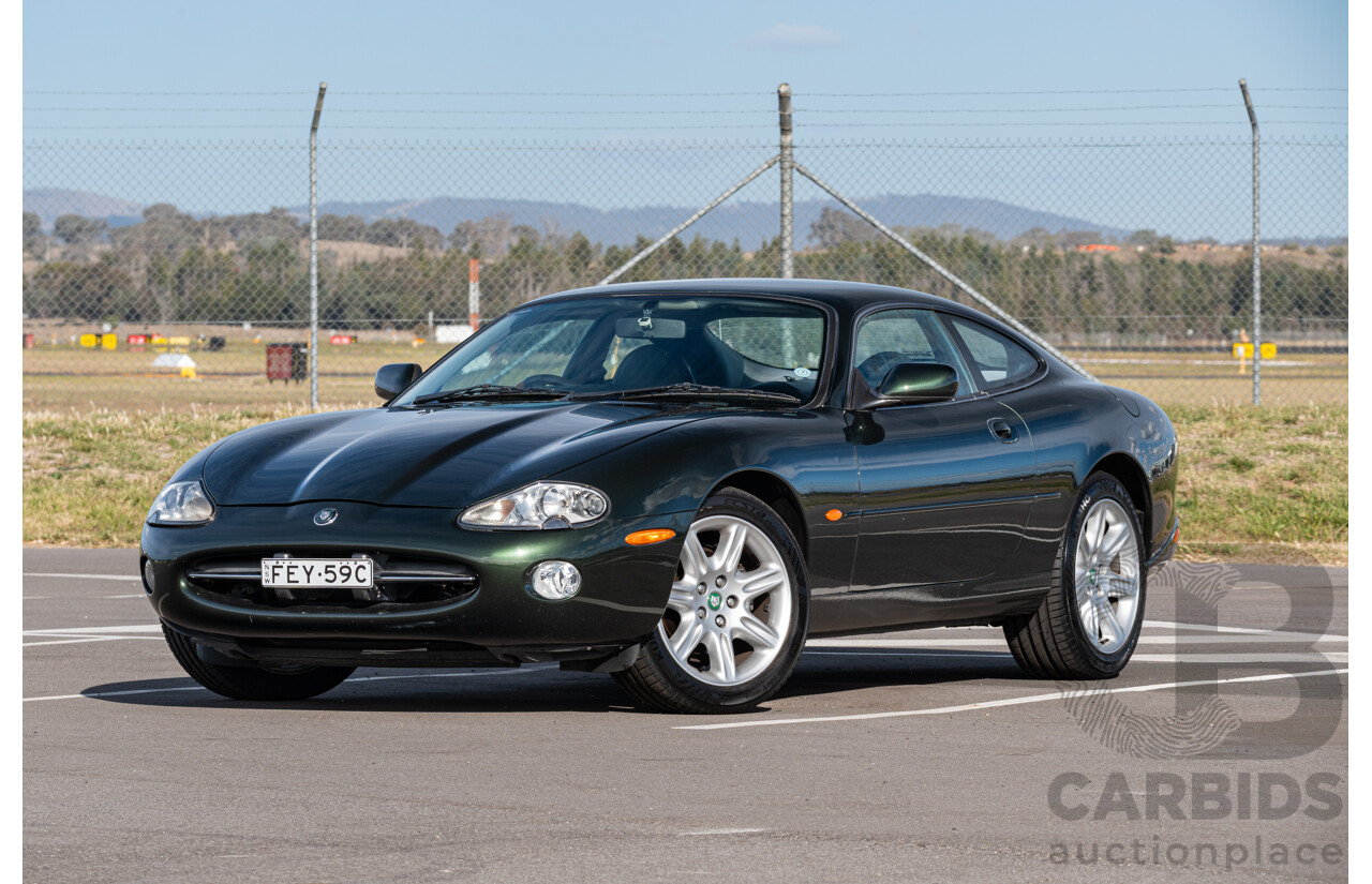2/1997 Jaguar XK8 Classic 2d Coupe British Racing Green V8 4.0L