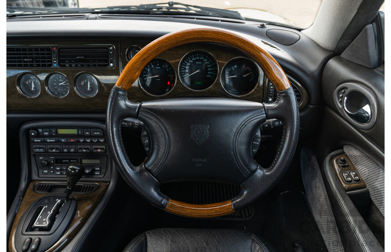 2/1997 Jaguar XK8 Classic 2d Coupe British Racing Green V8 4.0L