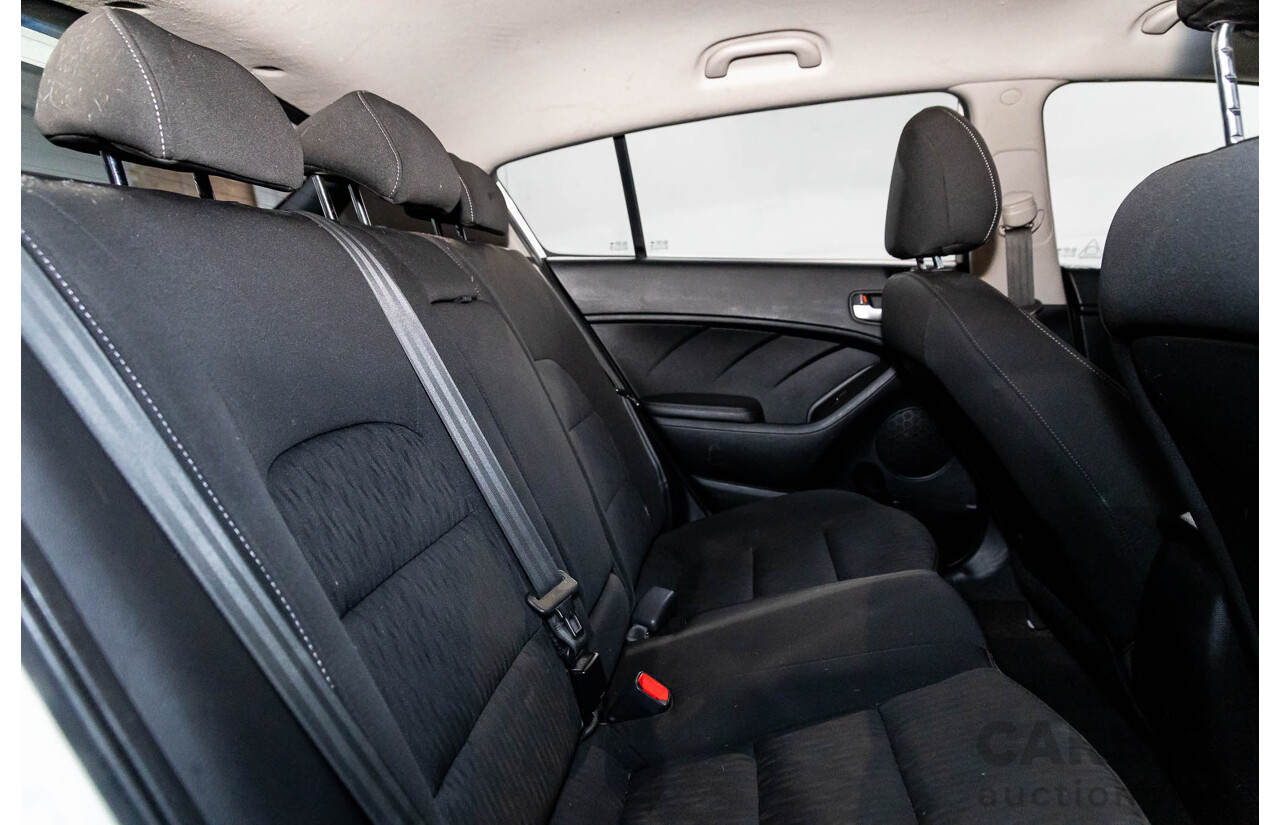 10/2014 Kia Cerato S YD MY14 5d Hatchback Clear White 1.8L
