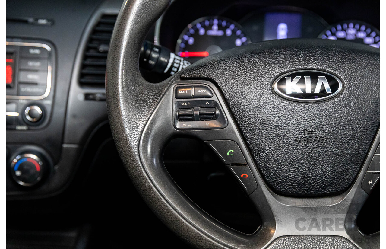10/2014 Kia Cerato S YD MY14 5d Hatchback Clear White 1.8L