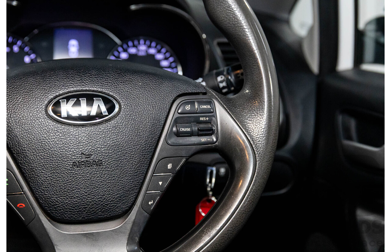 10/2014 Kia Cerato S YD MY14 5d Hatchback Clear White 1.8L