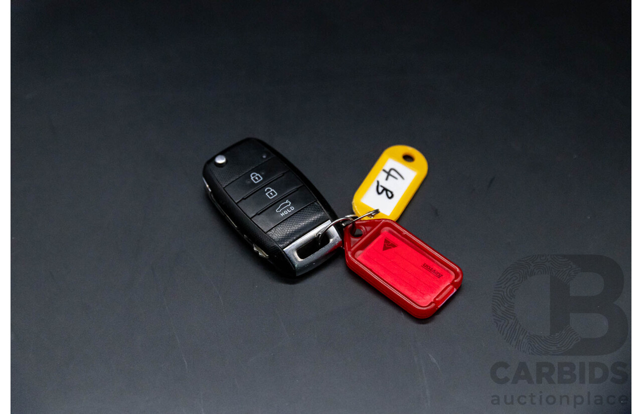 10/2014 Kia Cerato S YD MY14 5d Hatchback Clear White 1.8L