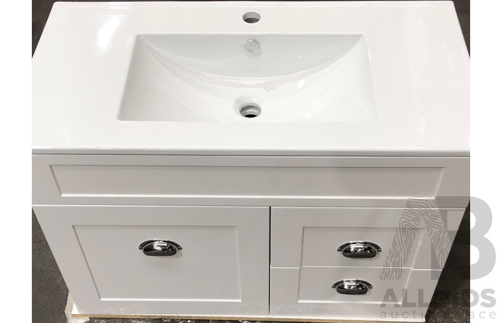 Marquis Bowral3 900mm Wallmount Vanity - Gloss White - RH Draws with Shell Handles - CASA Basin Top -  New