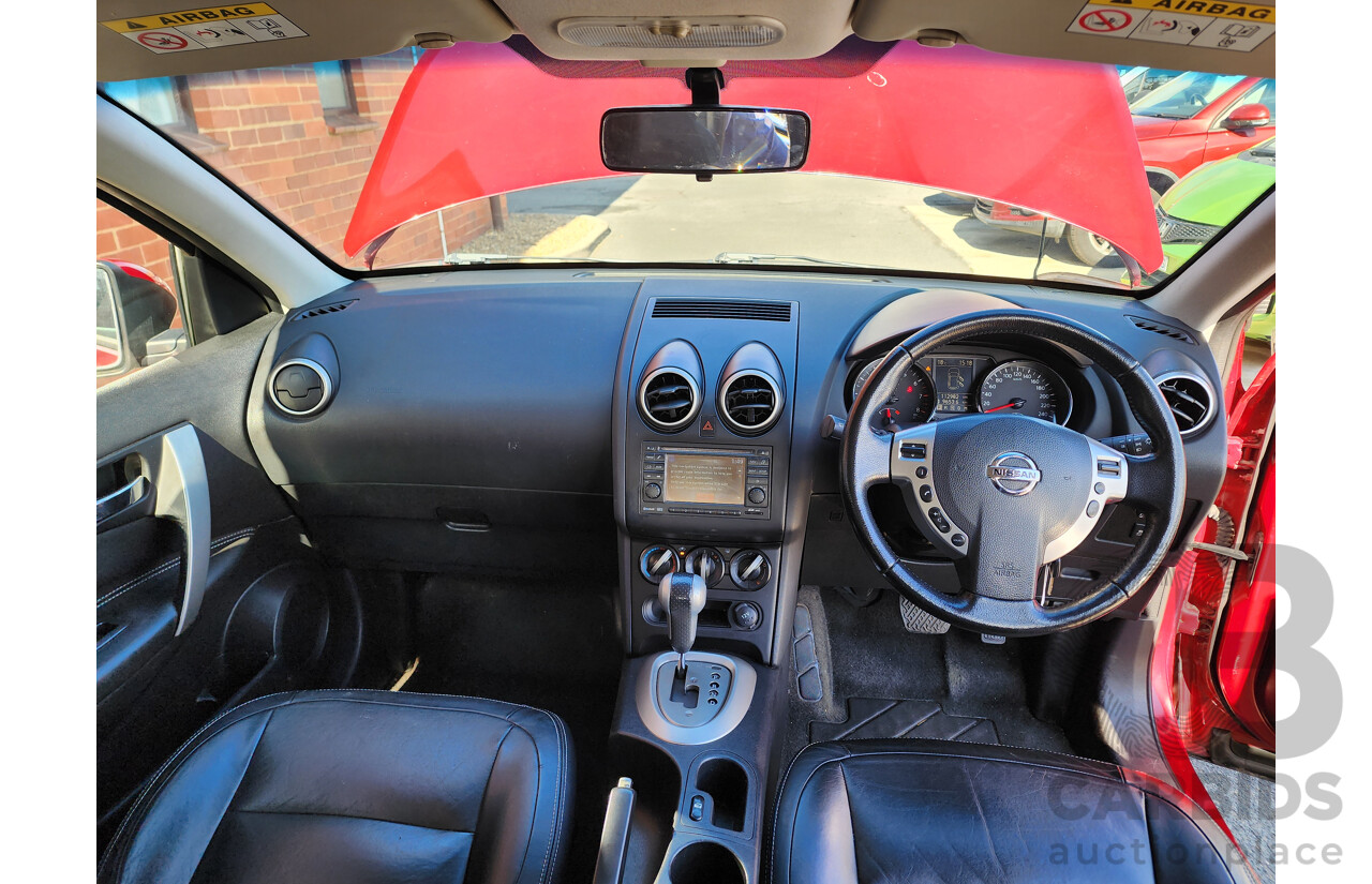 10/2013 Nissan Dualis +2 ST (4x2) J10 MY13 4d Wagon Red 2.0L