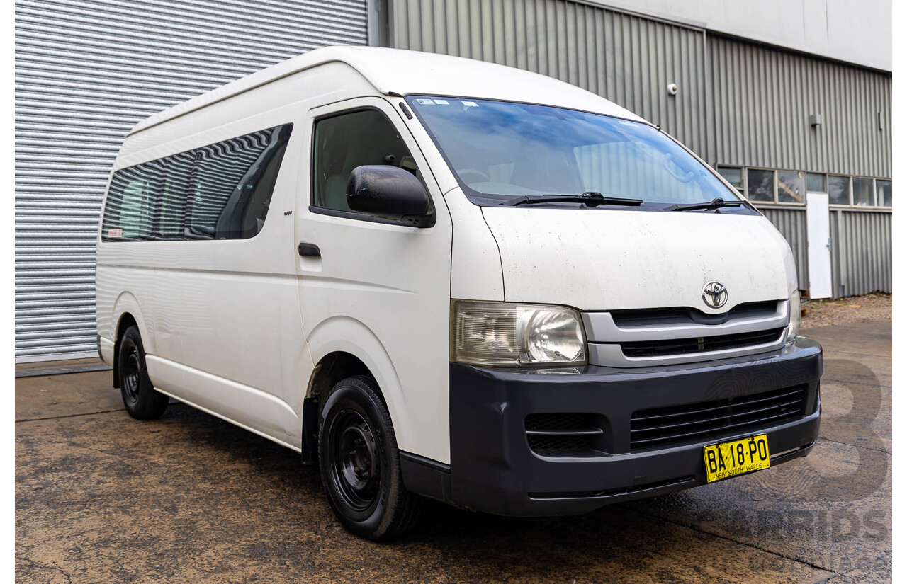 2/2009 Toyota Hiace Commuter Super LWB TRH223R MY07 Upgrade Bus French Vanilla White 2.7L - Custom Wheelchair Lift 11Seater