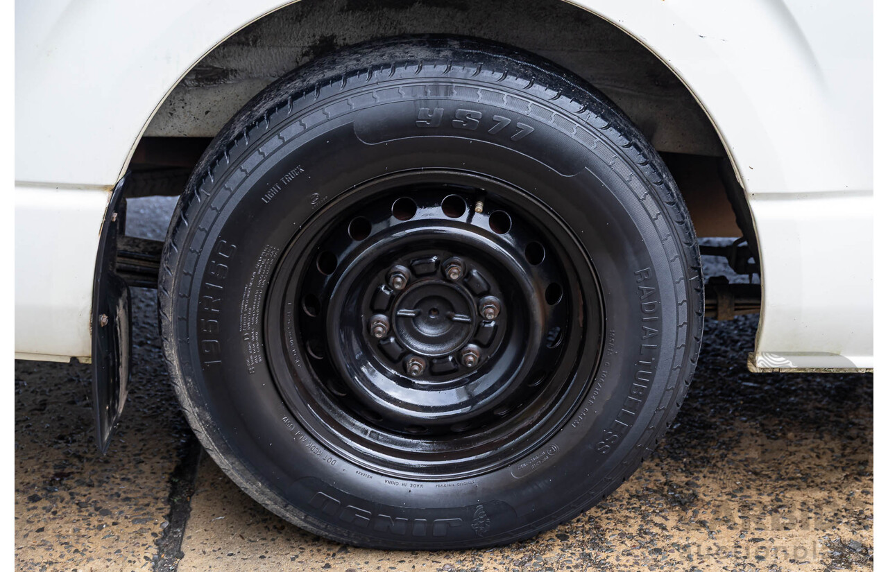 2/2009 Toyota Hiace Commuter Super LWB TRH223R MY07 Upgrade Bus French Vanilla White 2.7L - Custom Wheelchair Lift 11Seater