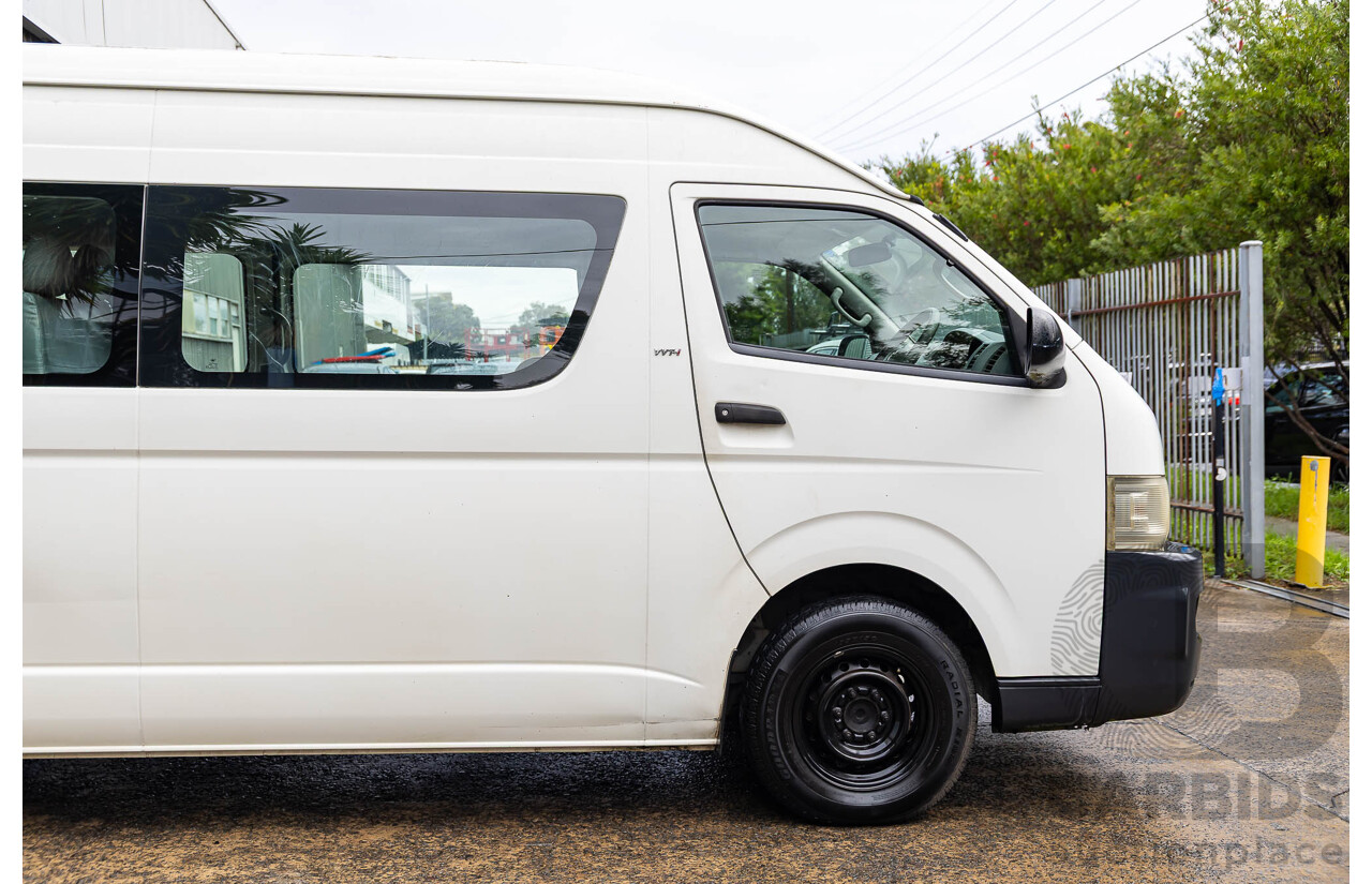 2/2009 Toyota Hiace Commuter Super LWB TRH223R MY07 Upgrade Bus French Vanilla White 2.7L - Custom Wheelchair Lift 11Seater