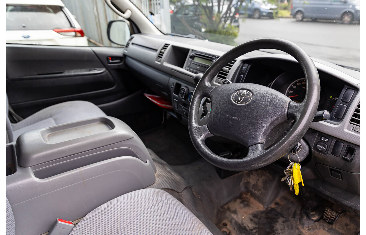 2/2009 Toyota Hiace Commuter Super LWB TRH223R MY07 Upgrade Bus French Vanilla White 2.7L - Custom Wheelchair Lift 11Seater