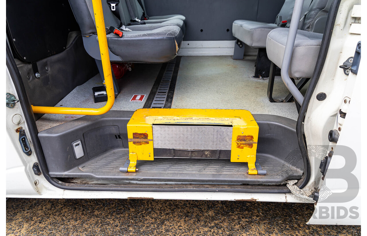 2/2009 Toyota Hiace Commuter Super LWB TRH223R MY07 Upgrade Bus French Vanilla White 2.7L - Custom Wheelchair Lift 11Seater