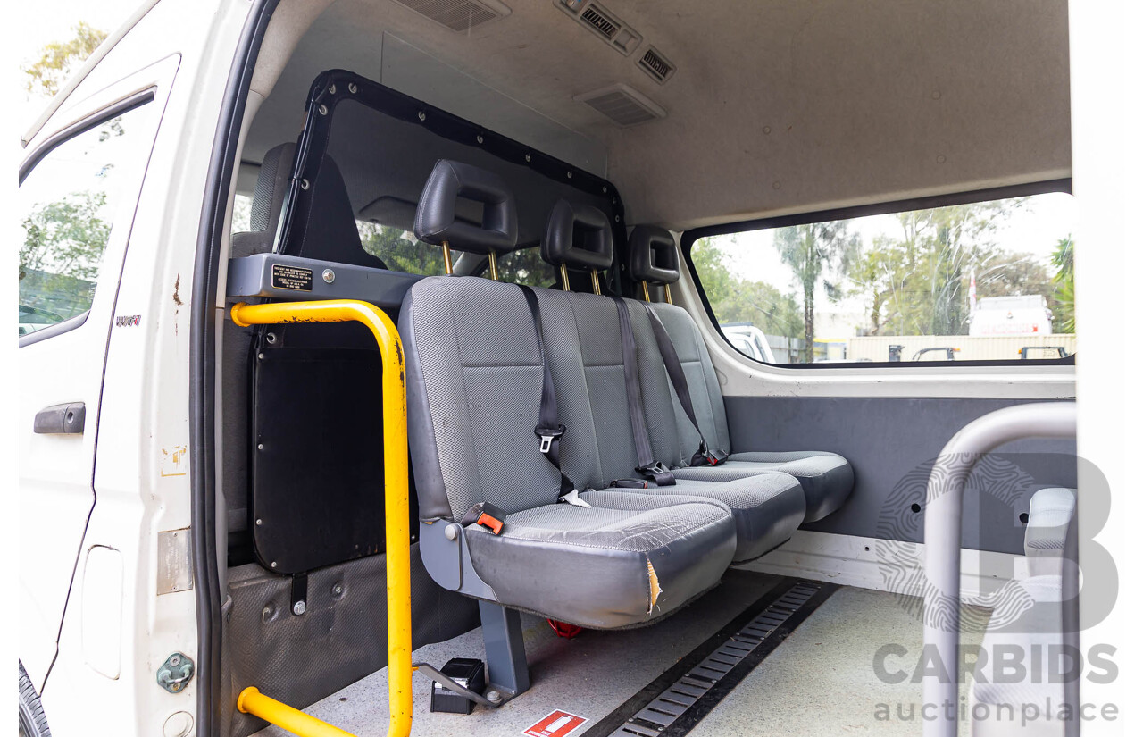 2/2009 Toyota Hiace Commuter Super LWB TRH223R MY07 Upgrade Bus French Vanilla White 2.7L - Custom Wheelchair Lift 11Seater