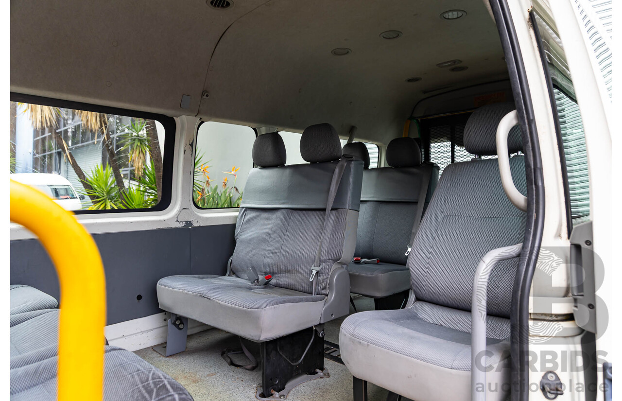 2/2009 Toyota Hiace Commuter Super LWB TRH223R MY07 Upgrade Bus French Vanilla White 2.7L - Custom Wheelchair Lift 11Seater