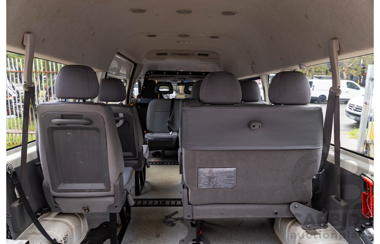 2/2009 Toyota Hiace Commuter Super LWB TRH223R MY07 Upgrade Bus French Vanilla White 2.7L - Custom Wheelchair Lift 11Seater