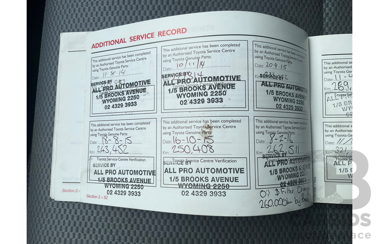 2/2009 Toyota Hiace Commuter Super LWB TRH223R MY07 Upgrade Bus French Vanilla White 2.7L - Custom Wheelchair Lift 11Seater