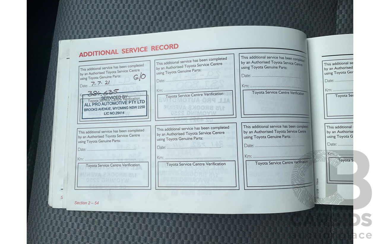 2/2009 Toyota Hiace Commuter Super LWB TRH223R MY07 Upgrade Bus French Vanilla White 2.7L - Custom Wheelchair Lift 11Seater