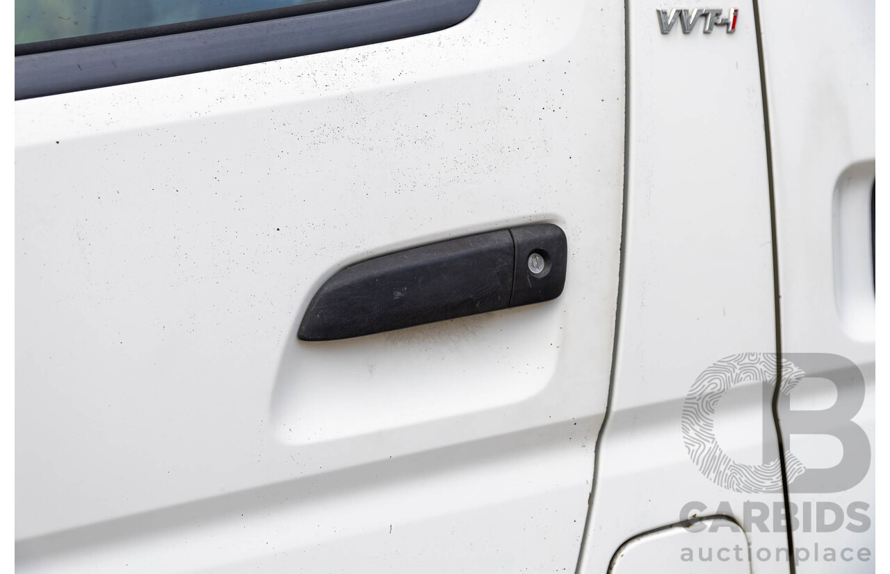 2/2009 Toyota Hiace Commuter Super LWB TRH223R MY07 Upgrade Bus French Vanilla White 2.7L - Custom Wheelchair Lift 11Seater