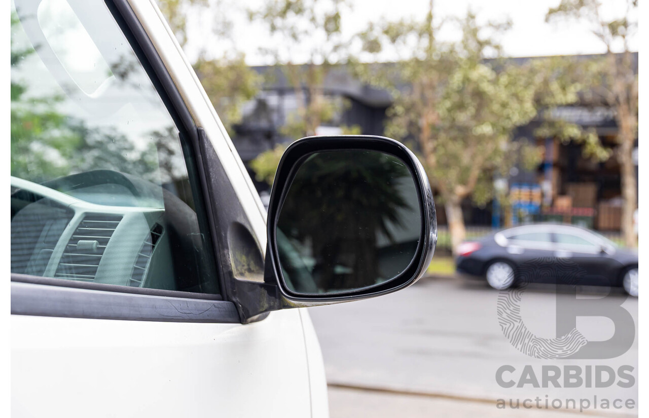 2/2009 Toyota Hiace Commuter Super LWB TRH223R MY07 Upgrade Bus French Vanilla White 2.7L - Custom Wheelchair Lift 11Seater