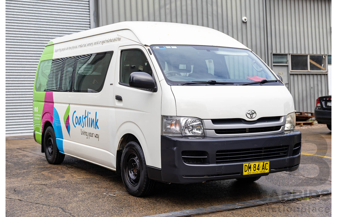 8/2010 Toyota Hiace Commuter Super LWB TRH223R MY07 Upgrade Bus French Vanilla White 2.7L - Custom Wheelchair Lift 10 Seater