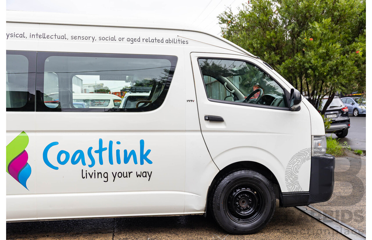 8/2010 Toyota Hiace Commuter Super LWB TRH223R MY07 Upgrade Bus French Vanilla White 2.7L - Custom Wheelchair Lift 10 Seater