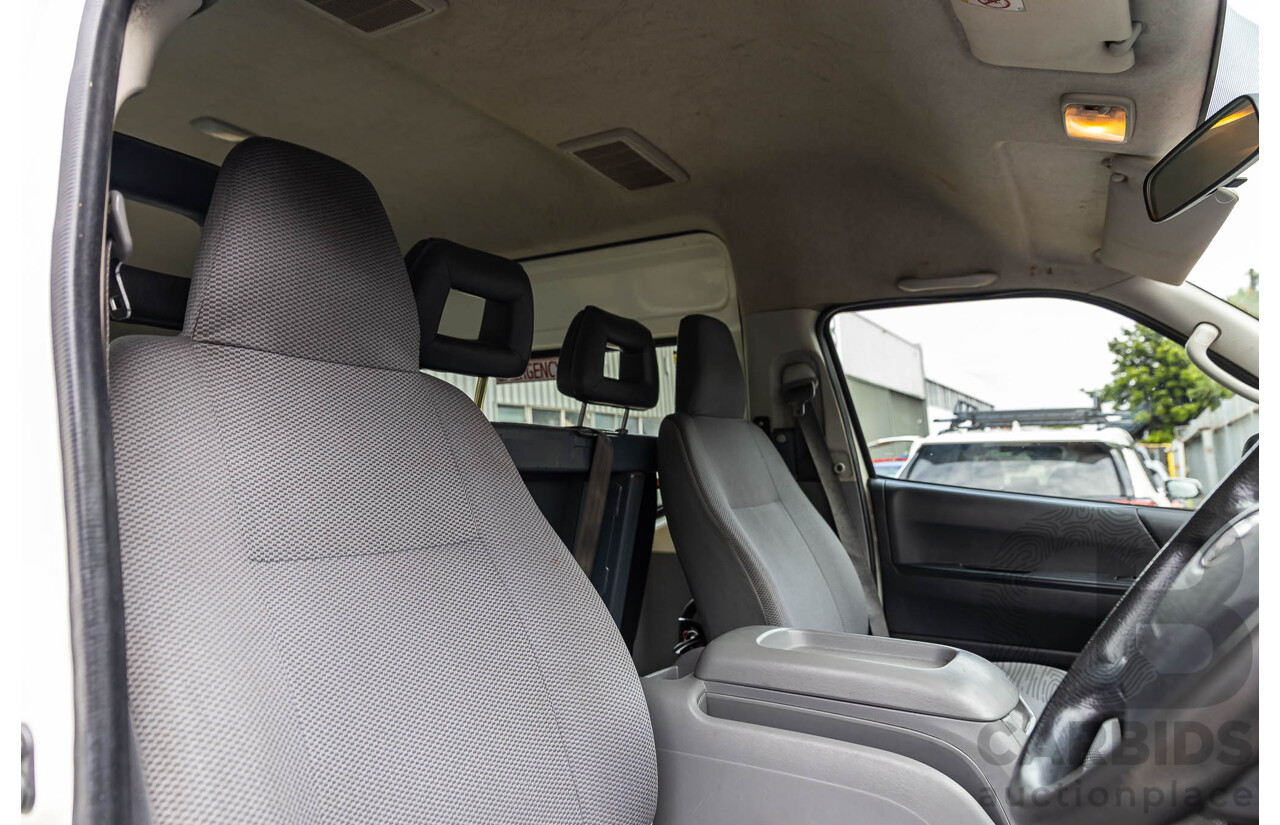 8/2010 Toyota Hiace Commuter Super LWB TRH223R MY07 Upgrade Bus French Vanilla White 2.7L - Custom Wheelchair Lift 10 Seater