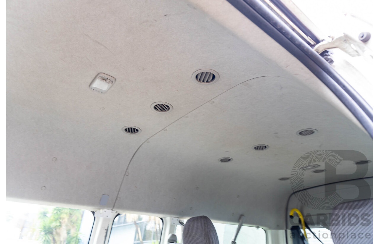 8/2010 Toyota Hiace Commuter Super LWB TRH223R MY07 Upgrade Bus French Vanilla White 2.7L - Custom Wheelchair Lift 10 Seater