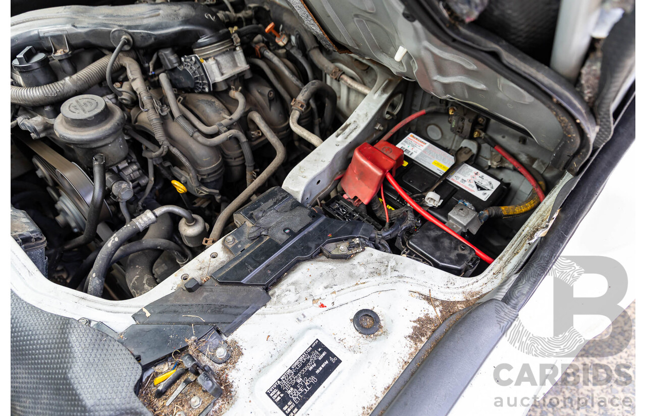 8/2010 Toyota Hiace Commuter Super LWB TRH223R MY07 Upgrade Bus French Vanilla White 2.7L - Custom Wheelchair Lift 10 Seater