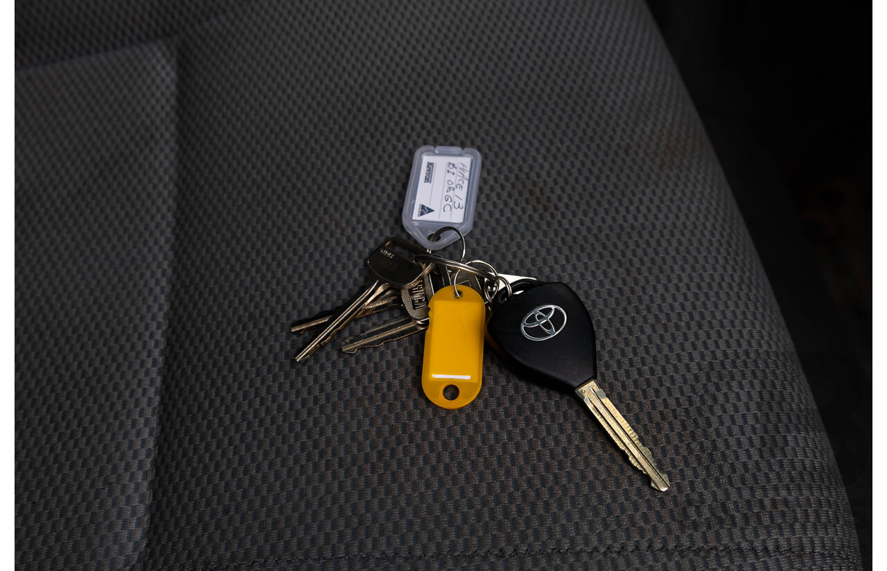 8/2010 Toyota Hiace Commuter Super LWB TRH223R MY07 Upgrade Bus French Vanilla White 2.7L - Custom Wheelchair Lift 10 Seater