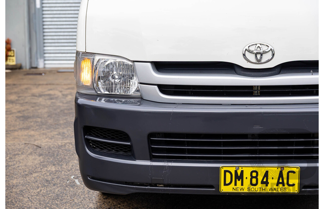 8/2010 Toyota Hiace Commuter Super LWB TRH223R MY07 Upgrade Bus French Vanilla White 2.7L - Custom Wheelchair Lift 10 Seater