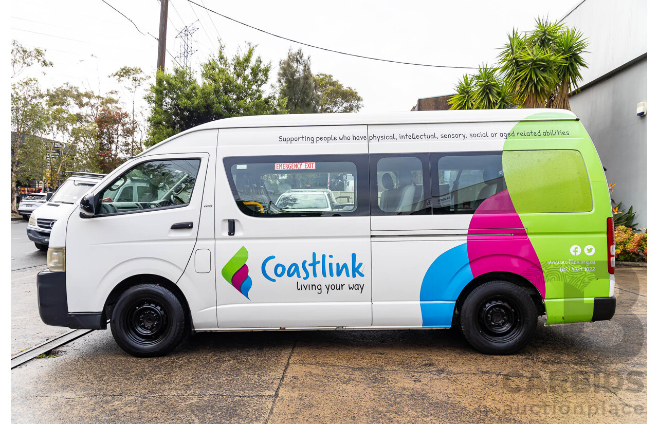 8/2010 Toyota Hiace Commuter Super LWB TRH223R MY07 Upgrade Bus French Vanilla White 2.7L - Custom Wheelchair Lift 10 Seater