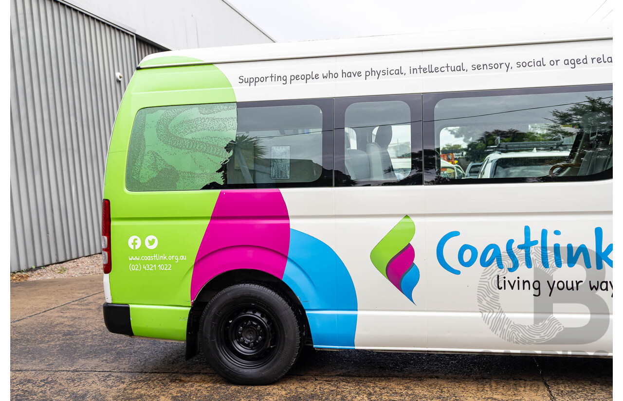 8/2010 Toyota Hiace Commuter Super LWB TRH223R MY07 Upgrade Bus French Vanilla White 2.7L - Custom Wheelchair Lift 10 Seater