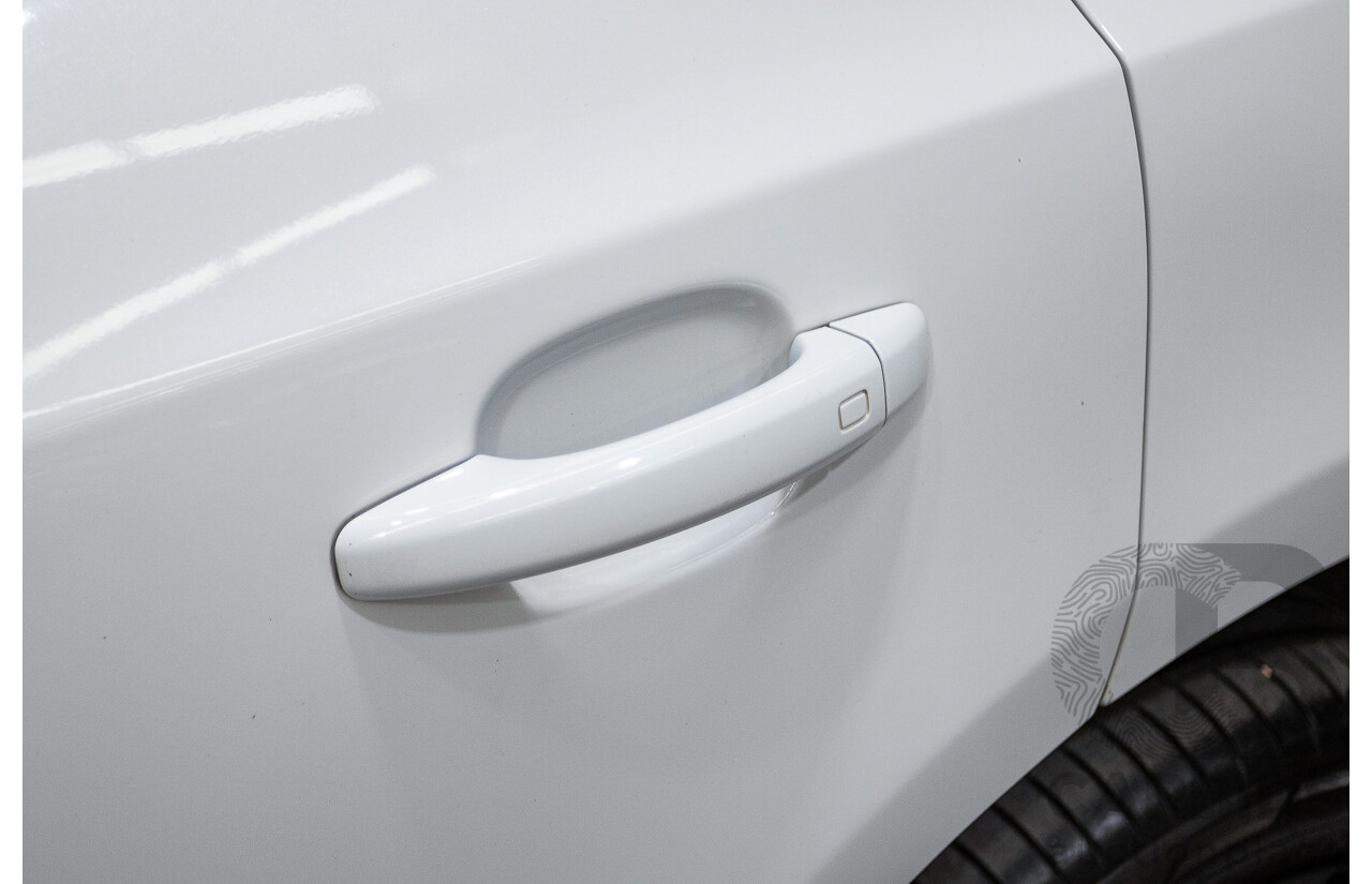 9/2013 Audi Q5 3.0 TDI Quattro 8R MY13 4d Wagon White 3.0L