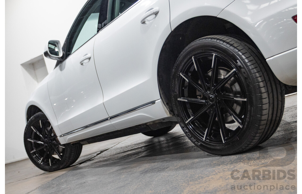 9/2013 Audi Q5 3.0 TDI Quattro 8R MY13 4d Wagon White 3.0L